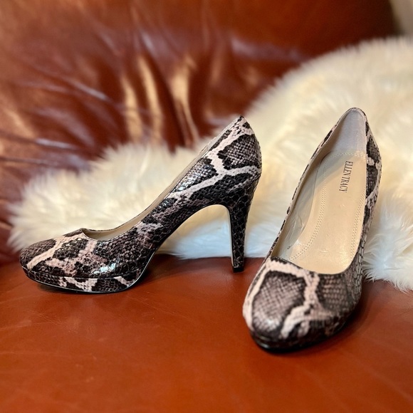 Ellen Tracy Snakeskin Heels - Picture 2 of 7